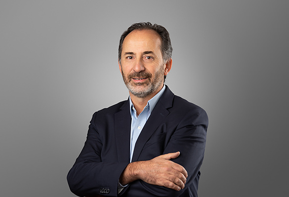 Foto de Claudio Deleo, Gerente General de Amway Argentina, Chile y Uruguay. Deleo se enfoca en servir a los Empresarios Amway.